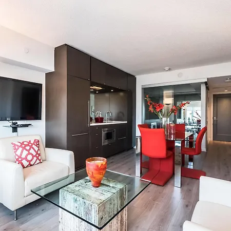 Luxury Executive In Yorkville